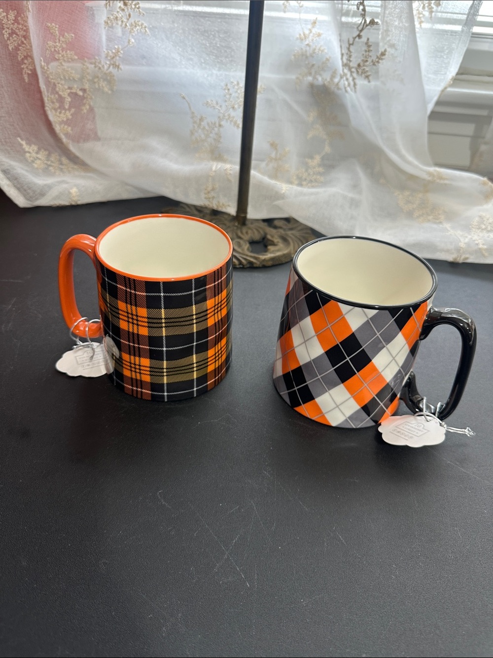 10 strawberry street set of 2 fall/ Halloween plaid coffee mugs